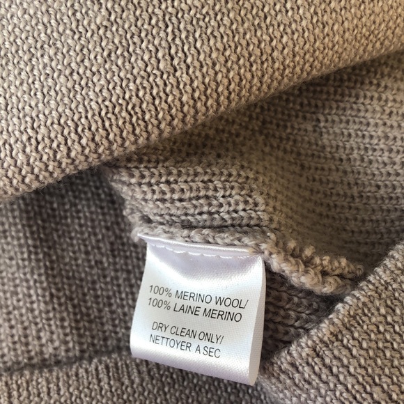 Trina Turk 100% merino wool lavender sweater. Size small. - Picture 9 of 16